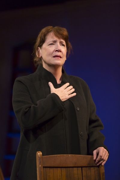 Photo Flash: First Look at Dagmara Dominczyk, Ann Dowd and Bill Heck in Signature's NIGHT IS A ROOM  Image