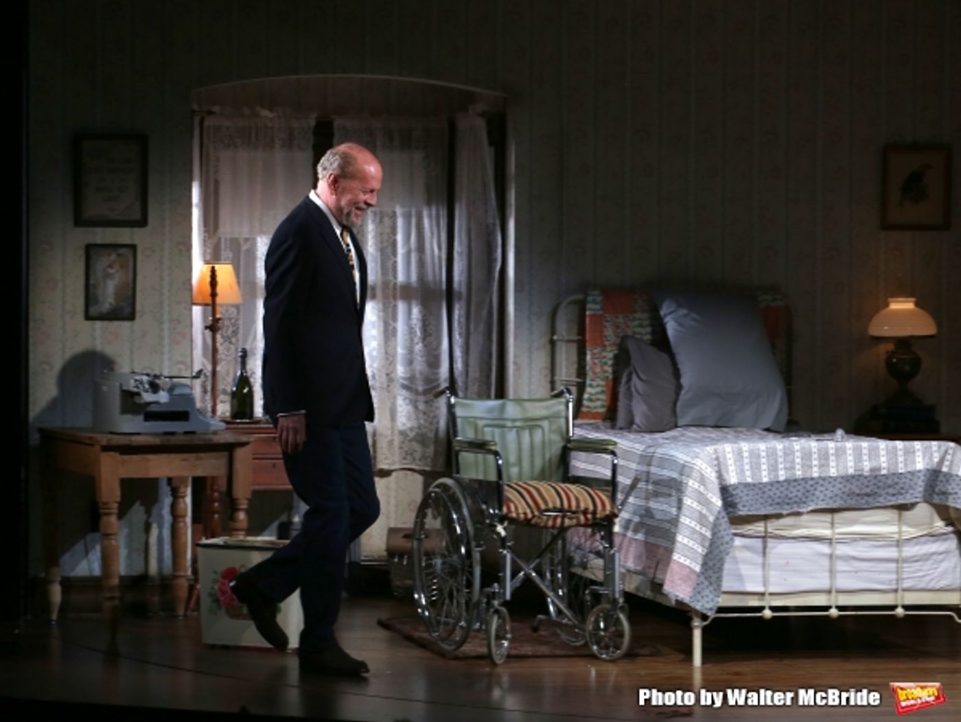 Photo Coverage: MISERY's Bruce Willis and Laurie Metcalf Take Opening Night Bows Image