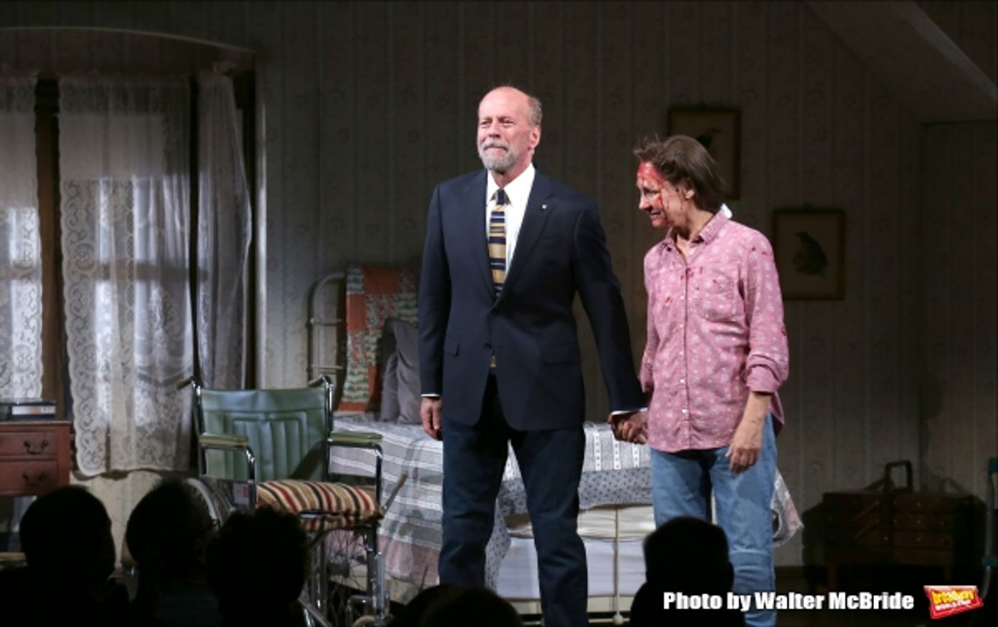 Photo Coverage: MISERY's Bruce Willis and Laurie Metcalf Take Opening Night Bows Image