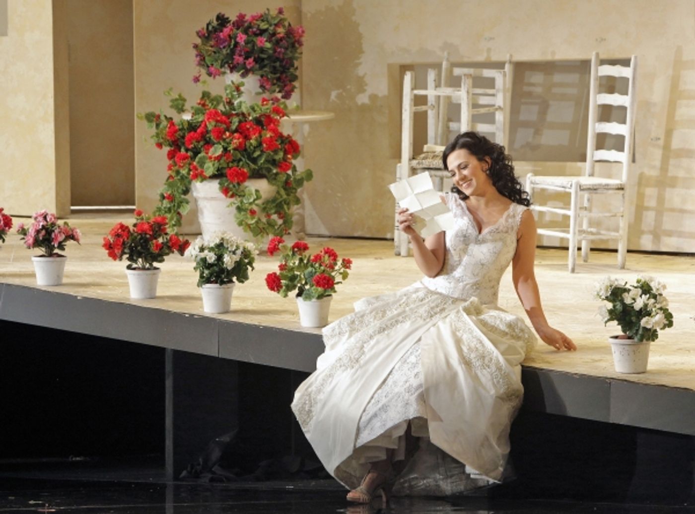 Photo Flash: First Look at San Francisco Opera's Revival of Rossini's IL BARBIERE DI SIVIGLIA  Image