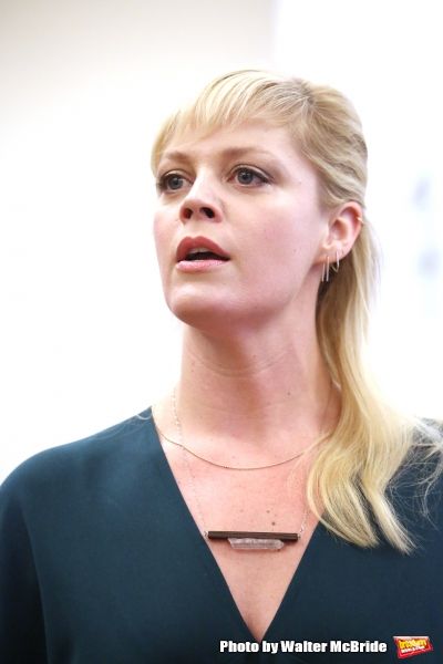 Elizabeth Stanley  Photo