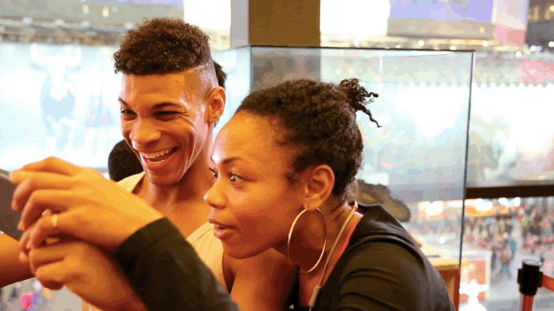 Photo Flash: OMG! THE LION KING Company Reacts to 'Circle of Life' 360 Video  Image