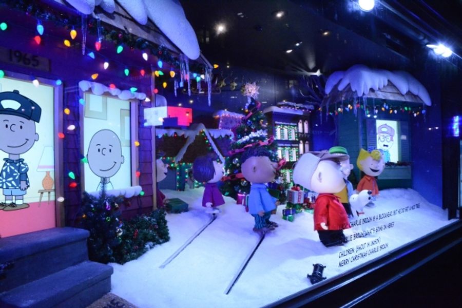 Photo Coverage: PEANUTS Celebrates 50th Anniversary in Macy's 2015 Window Displays Image