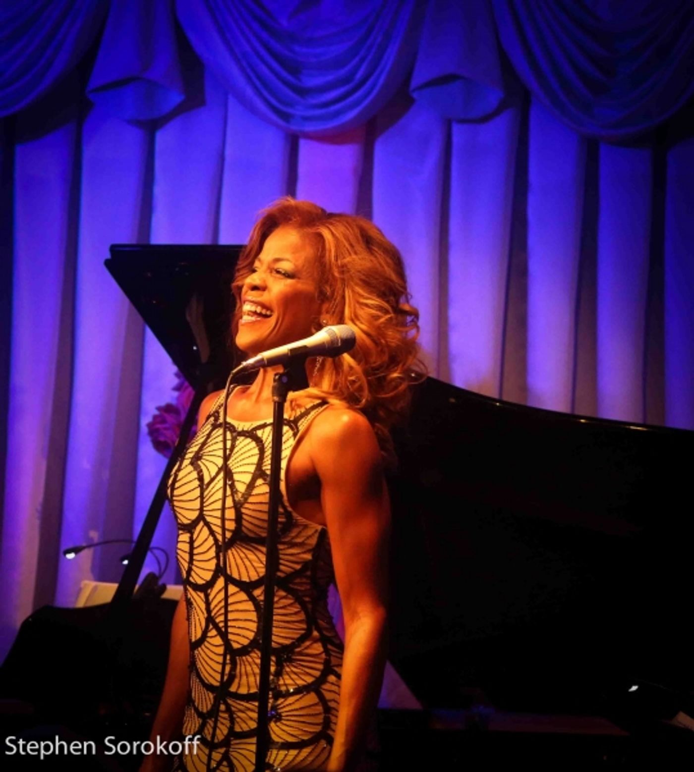 Photo Coverage: Nicole Henry Plays The Royal Room at The Colony Hotel in Palm Beach  Image