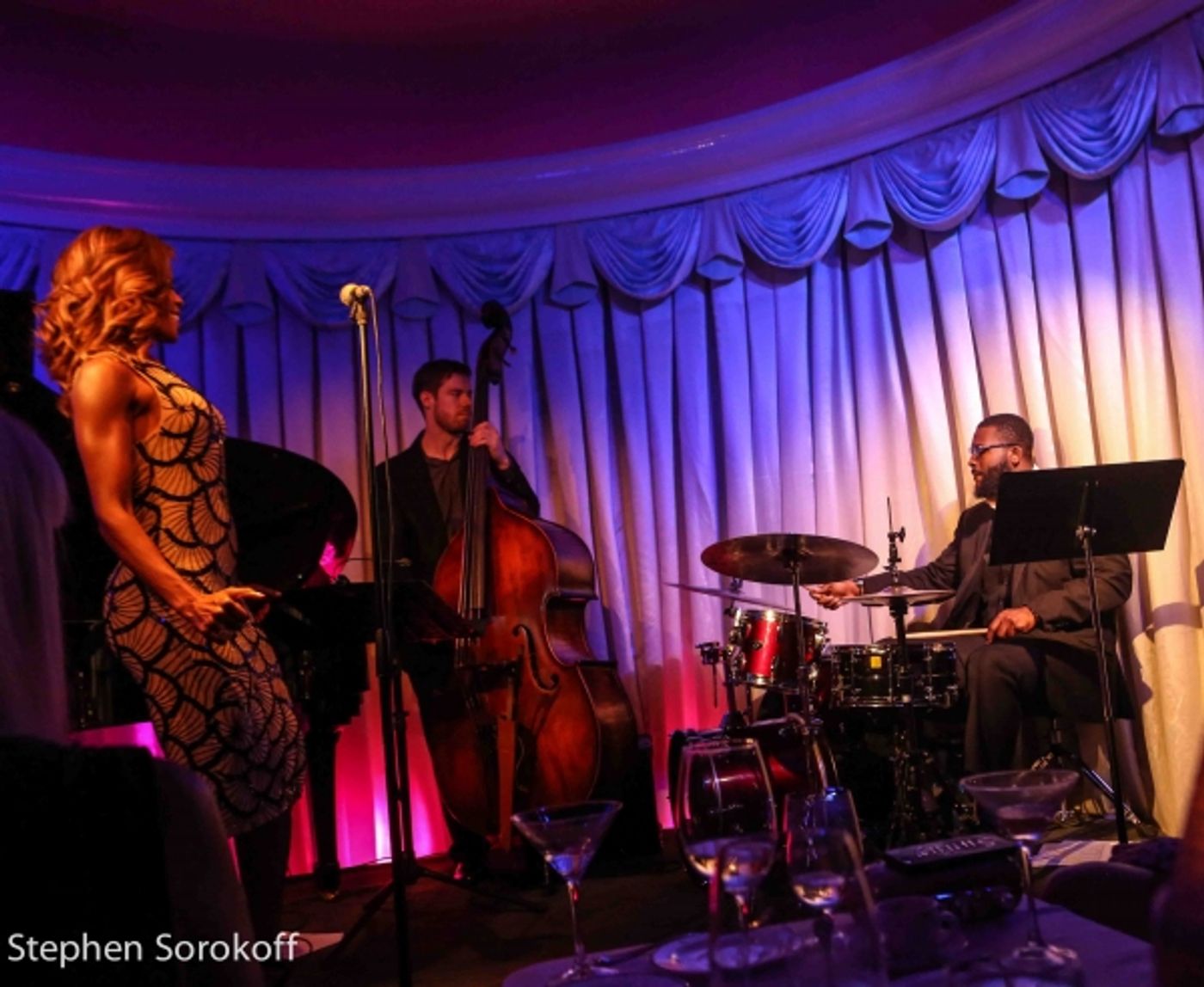 Photo Coverage: Nicole Henry Plays The Royal Room at The Colony Hotel in Palm Beach  Image