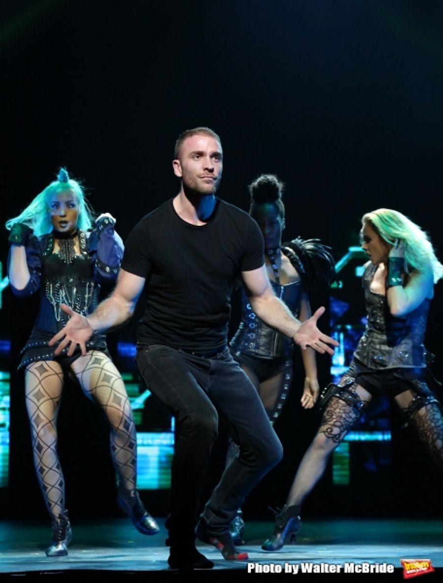 Photo Coverage: Presto! THE ILLUSIONISTS Return to Broadway in Time for the Holidays Image