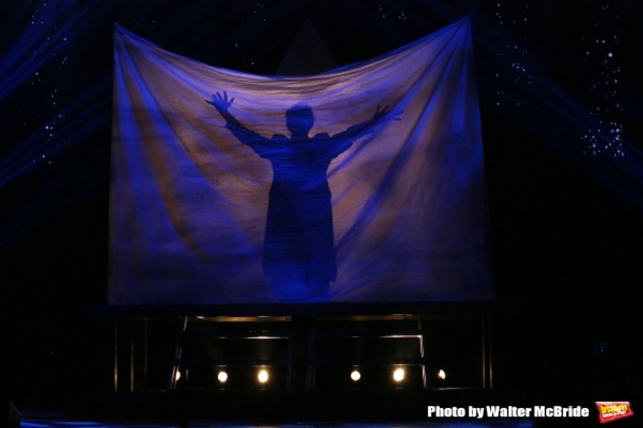 Photo Coverage: Presto! THE ILLUSIONISTS Return to Broadway in Time for the Holidays Image