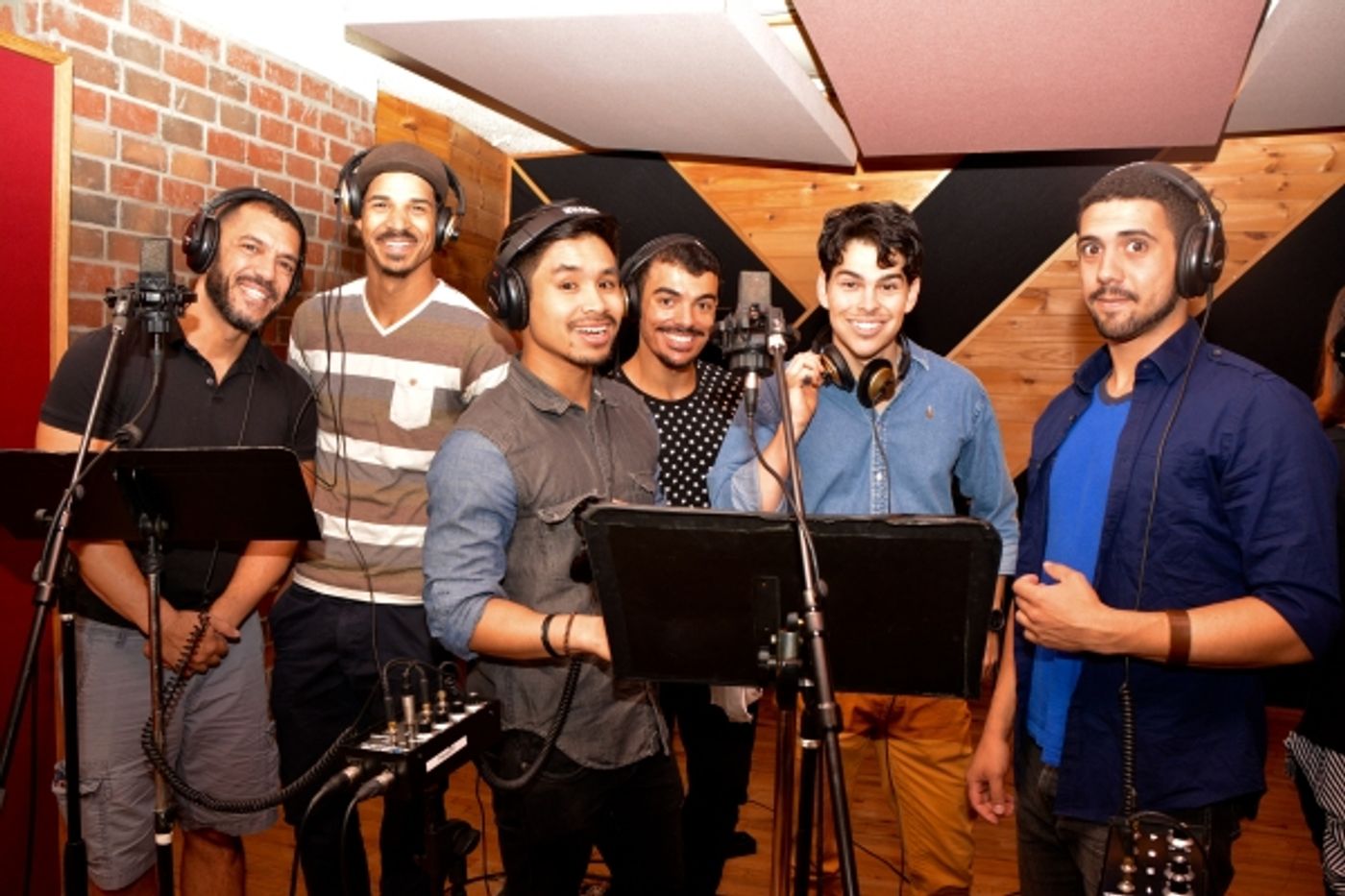 Exclusive Photo Coverage: ALADDIN Cast Gathers to Record Carols For A Cure! Image