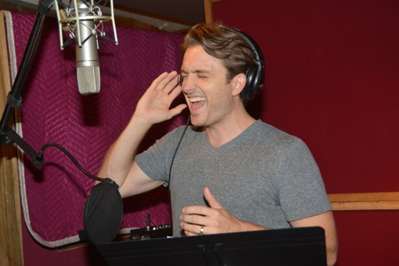 Exclusive Photo Coverage: Perez Hilton and James Snyder Sing an ELF Duet for Carols For A Cure! Image