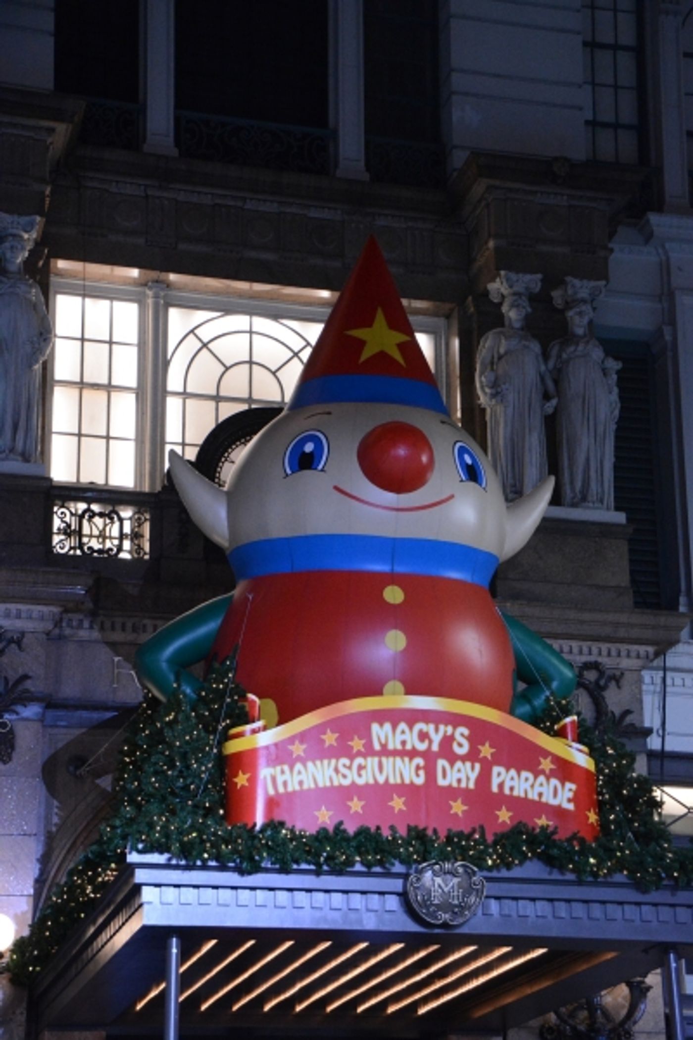 Photo Coverage: Casts of FIDDLER, ON YOUR FEET, THE KING AND I Rehearse for the Macy's Thanksgiving Day Parade!  Image