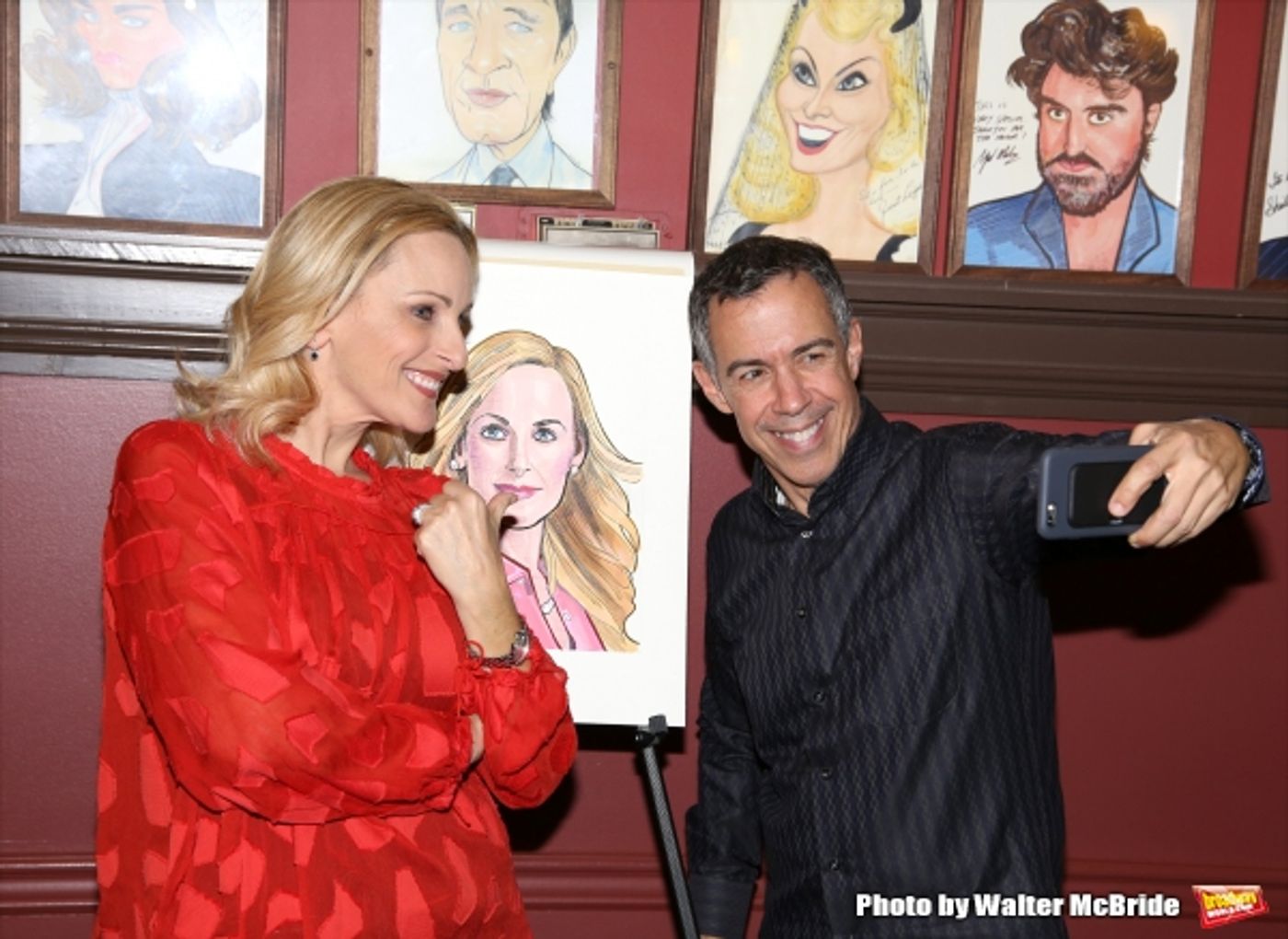 Photo Coverage: Sardi's Unveils Portrait of SPRING AWAKENING's Marlee Matlin Photo Coverage: Sardi's Unveils Portrait of SPRING AWAKENING's Marlee Matlin Image