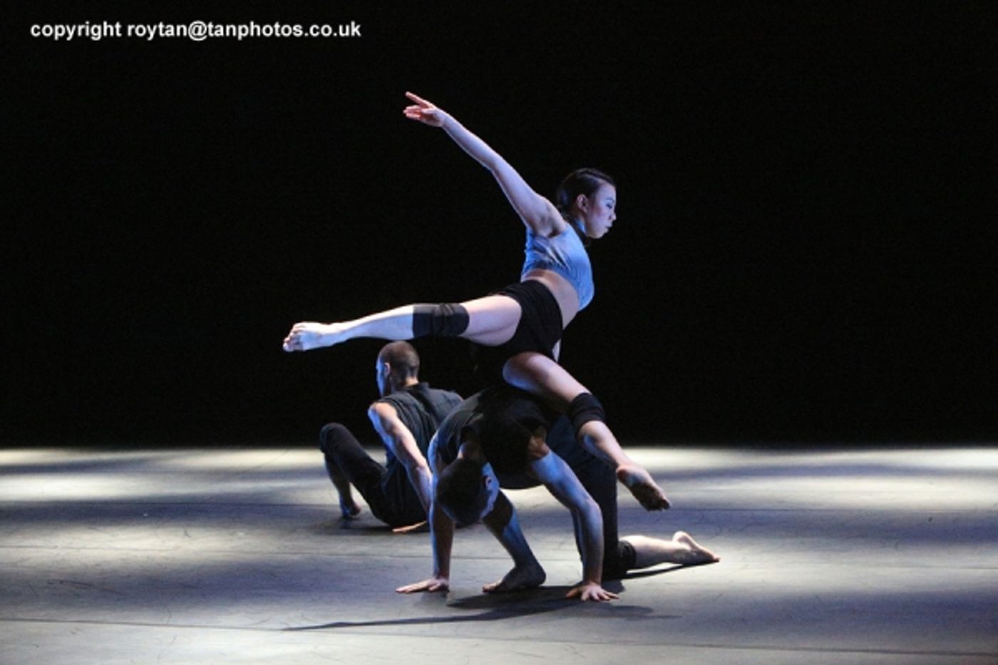 Photo Flash Exclusive: First Look at Russell Maliphant Company's CONCEAL | REVEAL  Image