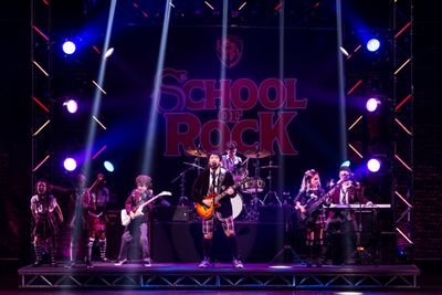 Alex Brightman and the kids of School of Rock - The Musical  Photo