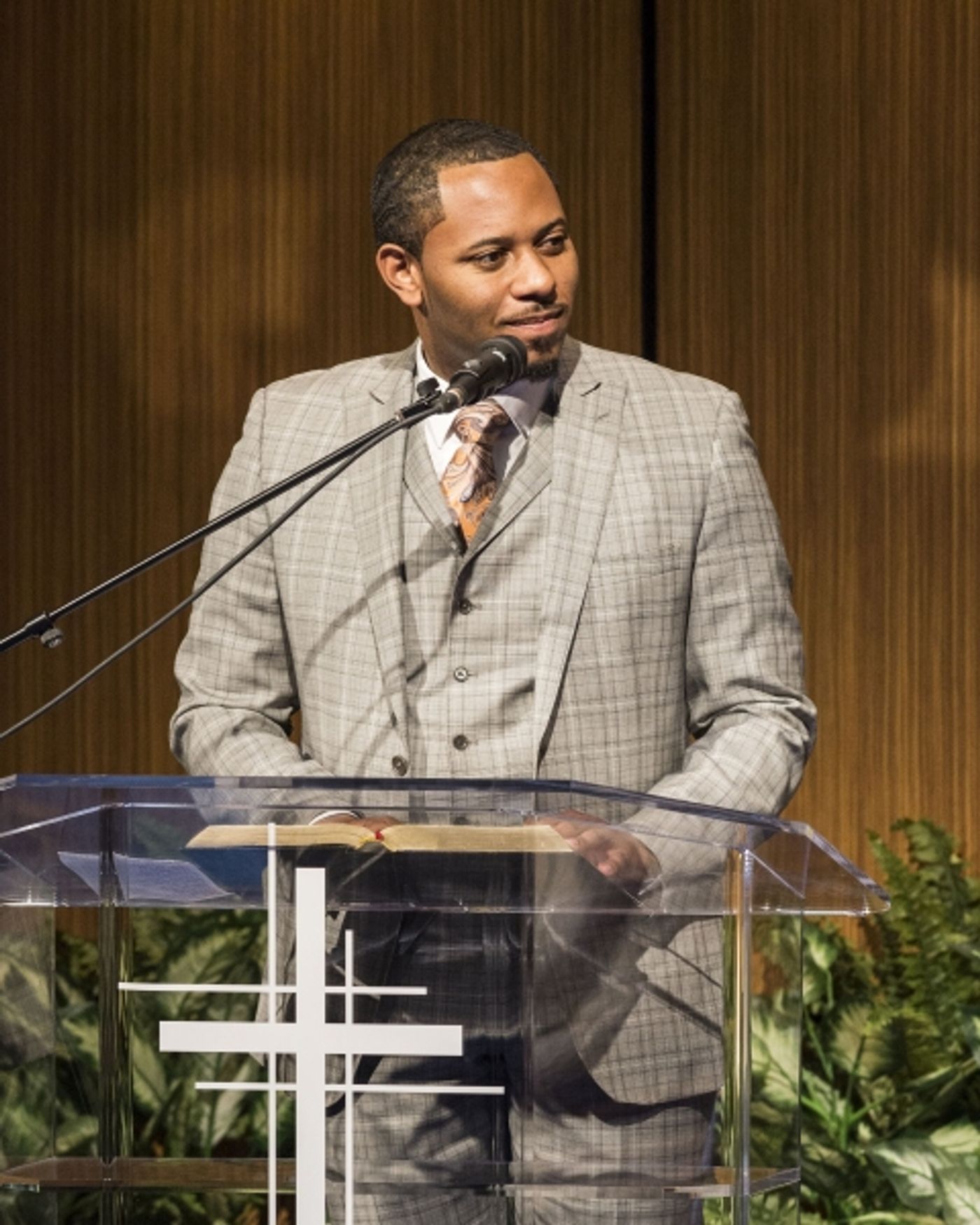 Photo Flash: First Look at Andrew Garman and More in THE CHRISTIANS at the Taper  Image