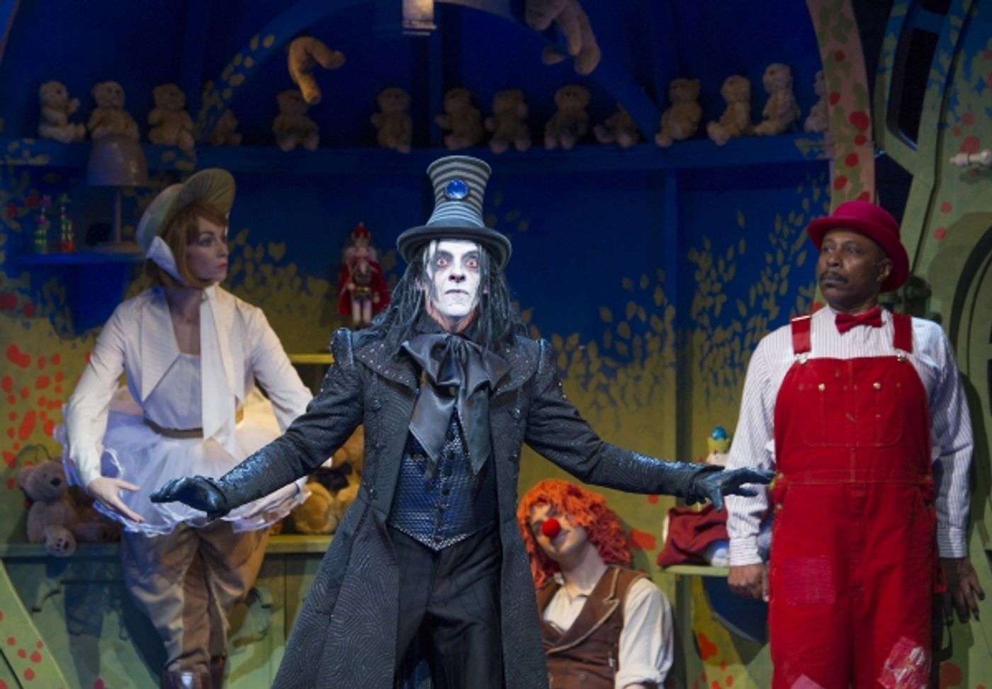 Photo Flash: First Look at Jon Robyns, Amy Griffiths and More in CHITTY CHITTY BANG BANG  Image