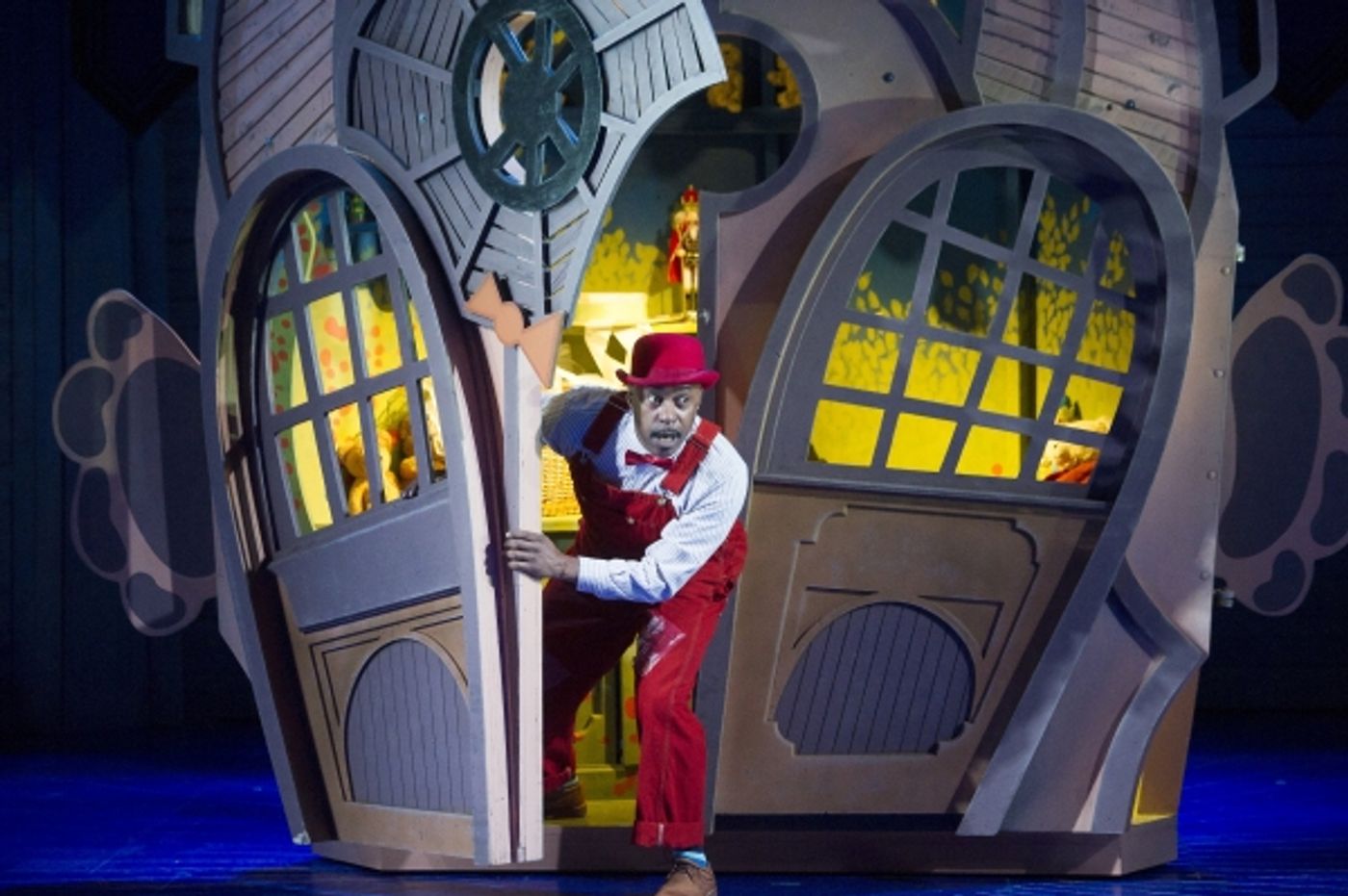 Photo Flash: First Look at Jon Robyns, Amy Griffiths and More in CHITTY CHITTY BANG BANG  Image