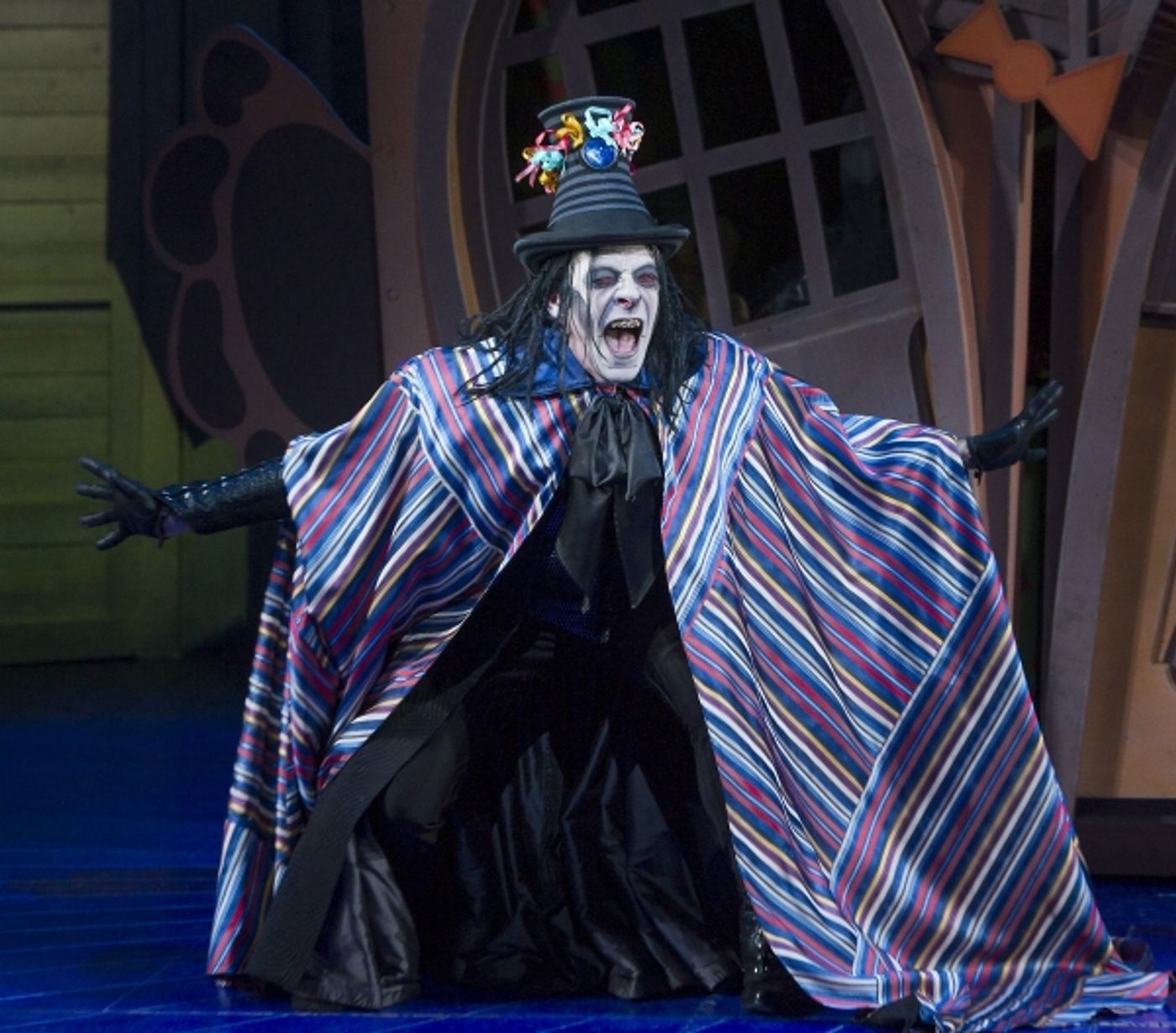 Photo Flash: First Look at Jon Robyns, Amy Griffiths and More in CHITTY CHITTY BANG BANG  Image