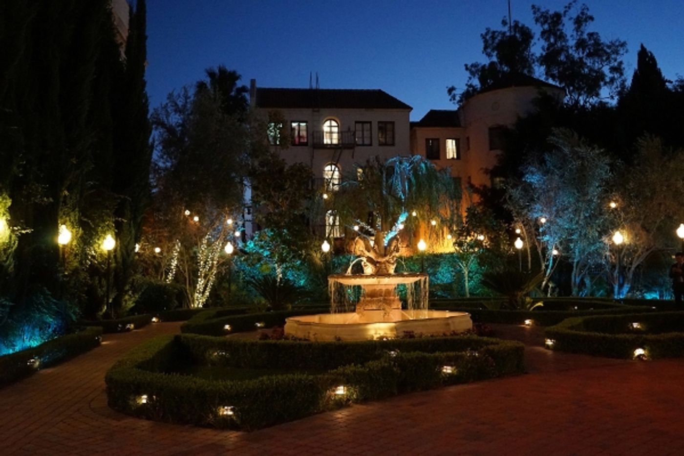 Photo Flash: Rose Marie, Corbin Bleu, and More Attend the Actor's Fund's Looking Ahead Awards  Image