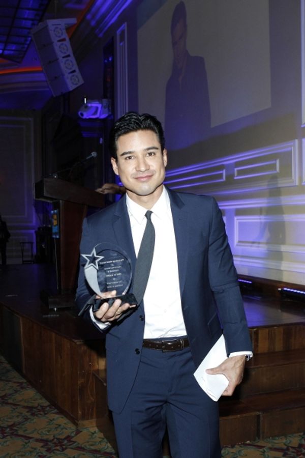 LOS ANGELES - DEC 3: Mario Lopez at the The Actors Fundï¿½s Looking Ahead Awards a Photo