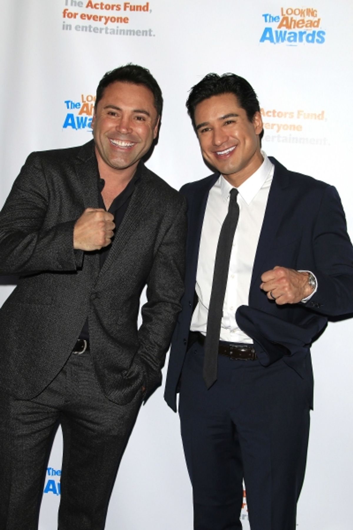 LOS ANGELES - DEC 3: Oscar De La Hoya, Mario Lopez at the The Actors Fundï¿½s Looking Ahead Awards at the Taglyan Complex on December 3, 2014 in Los Angeles, California at 