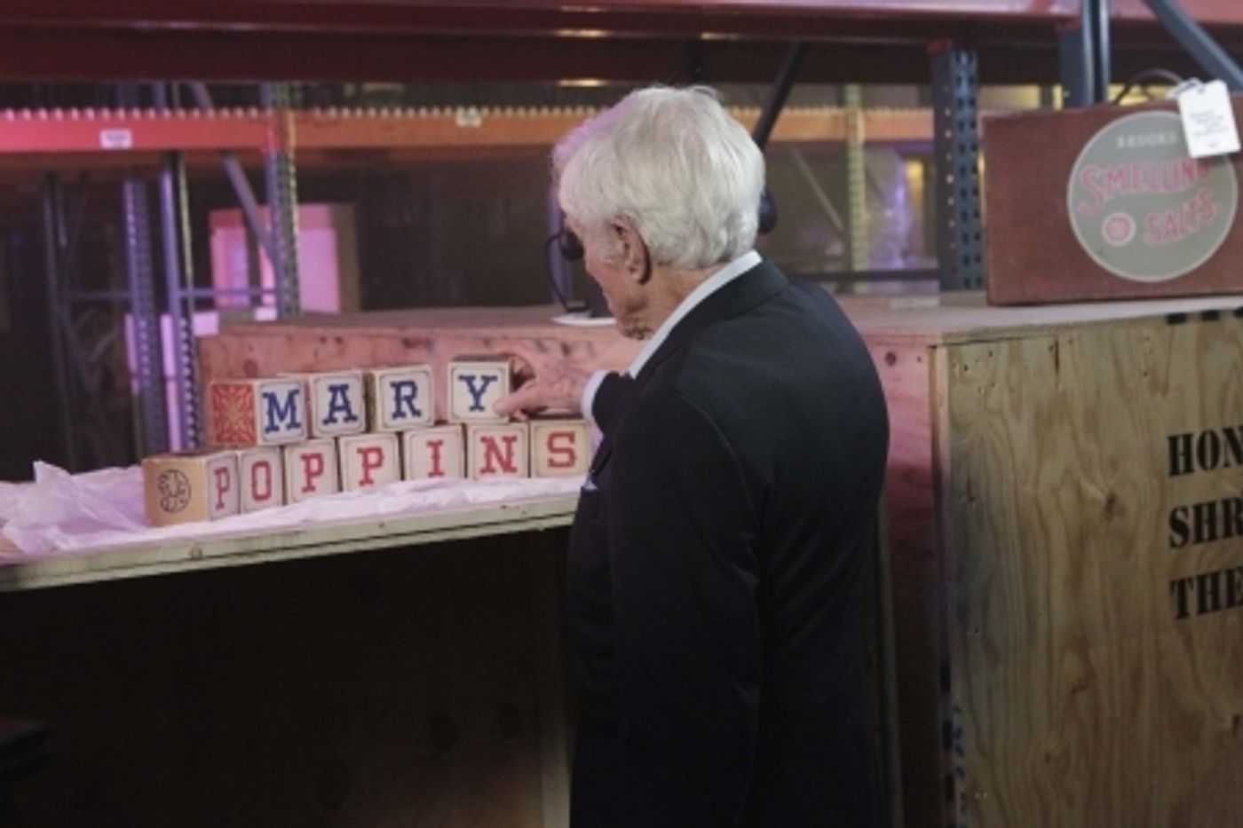 Photo Flash: Dick Van Dyke Hosts ABC's Broadcast of Disney Classic MARY POPPINS Tonight  Image