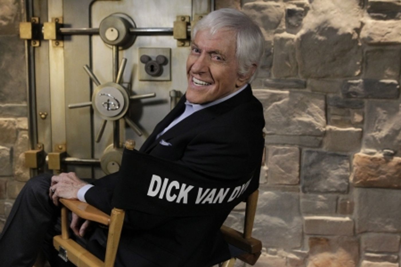Photo Flash: Dick Van Dyke Hosts ABC's Broadcast of Disney Classic MARY POPPINS Tonight  Image