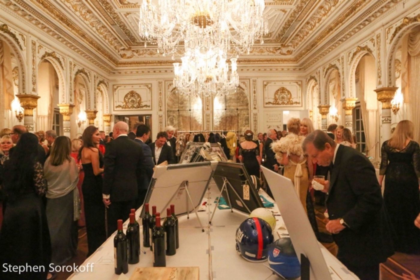 Photo Coverage: Howie Mandel Stars in American Humane Associations LADY IN RED Gala  Image