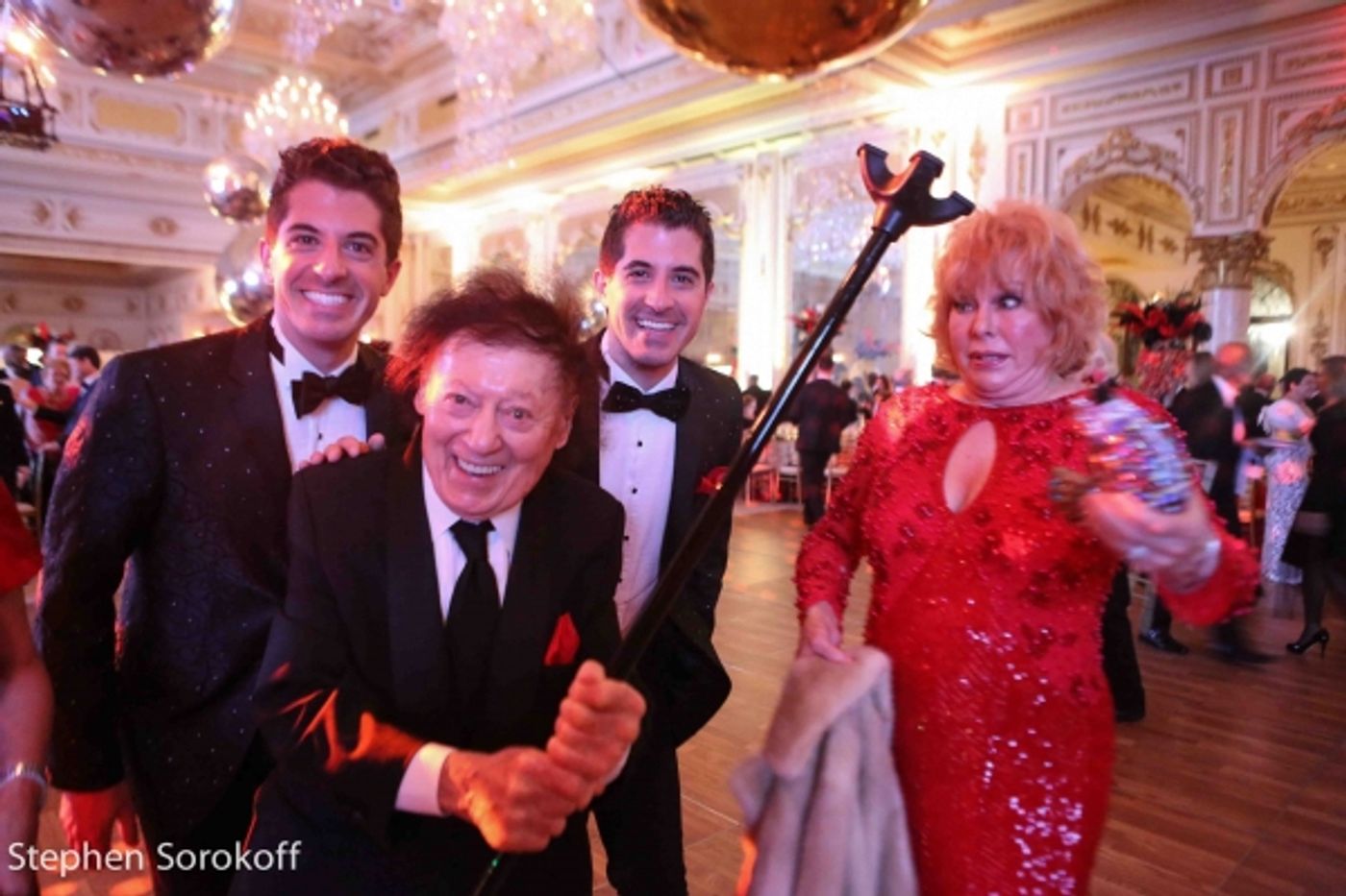 Photo Coverage: Howie Mandel Stars in American Humane Associations LADY IN RED Gala  Image