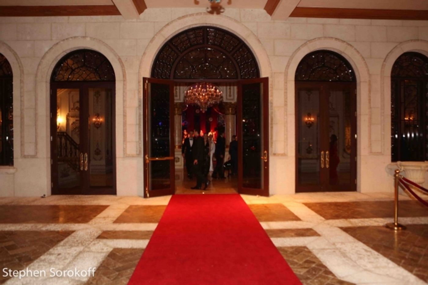 Photo Coverage: Howie Mandel Stars in American Humane Associations LADY IN RED Gala  Image