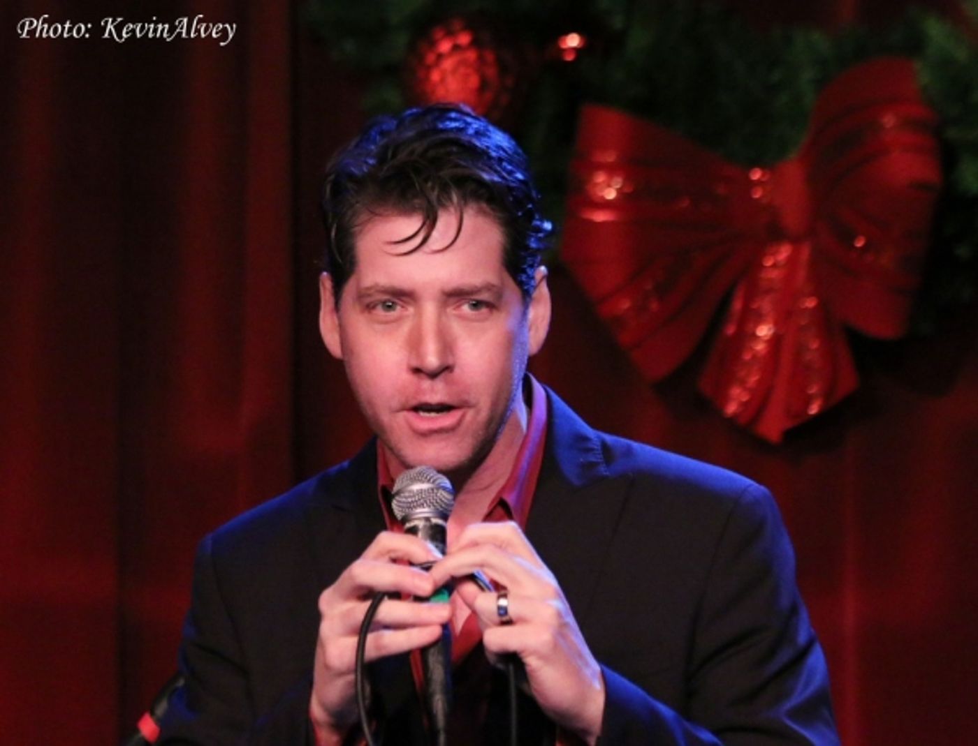 Photo Flash: PHANTOM's James Barbour Brings Musical Extravaganza to Birdland  Image