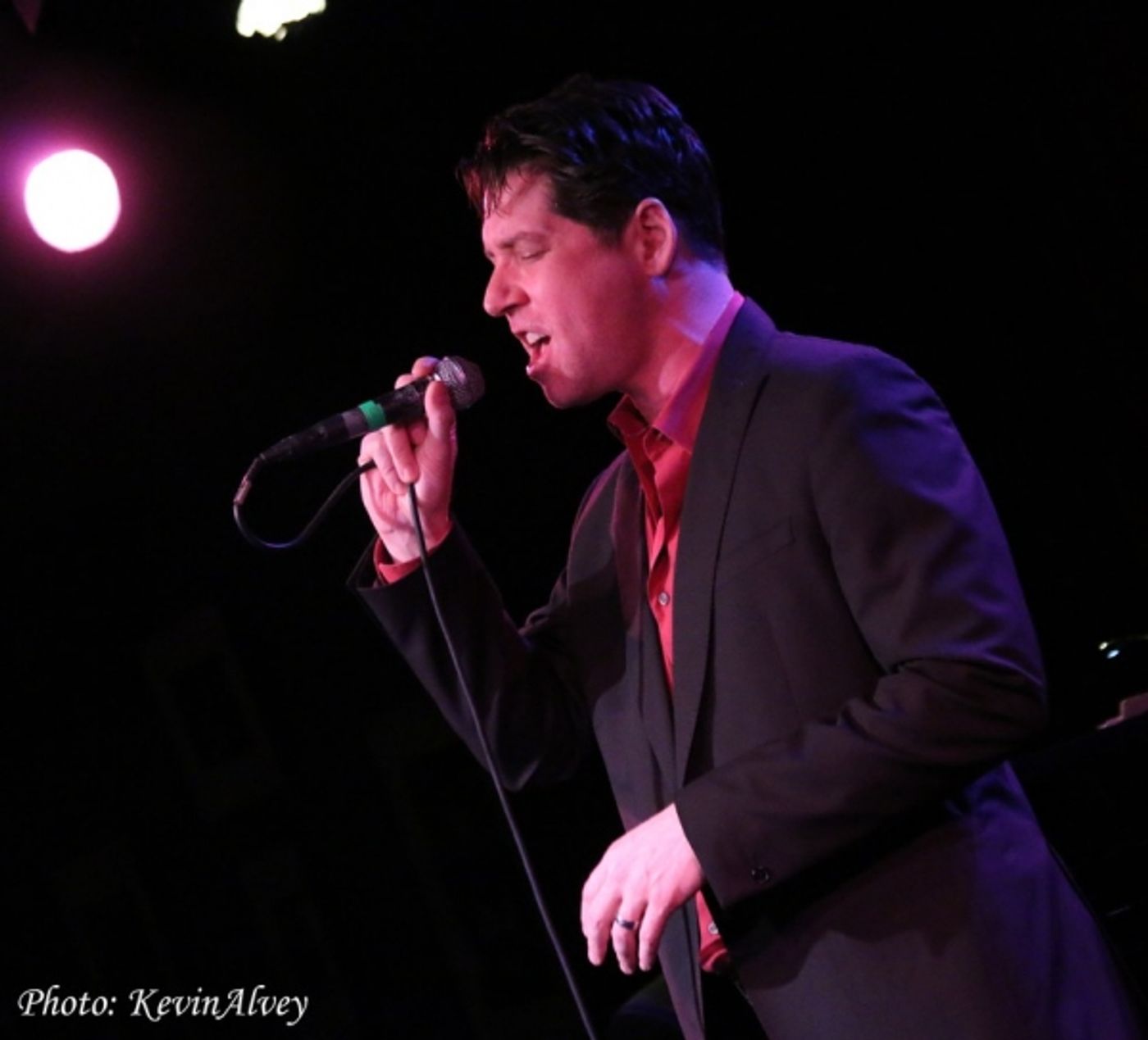 Photo Flash: PHANTOM's James Barbour Brings Musical Extravaganza to Birdland  Image