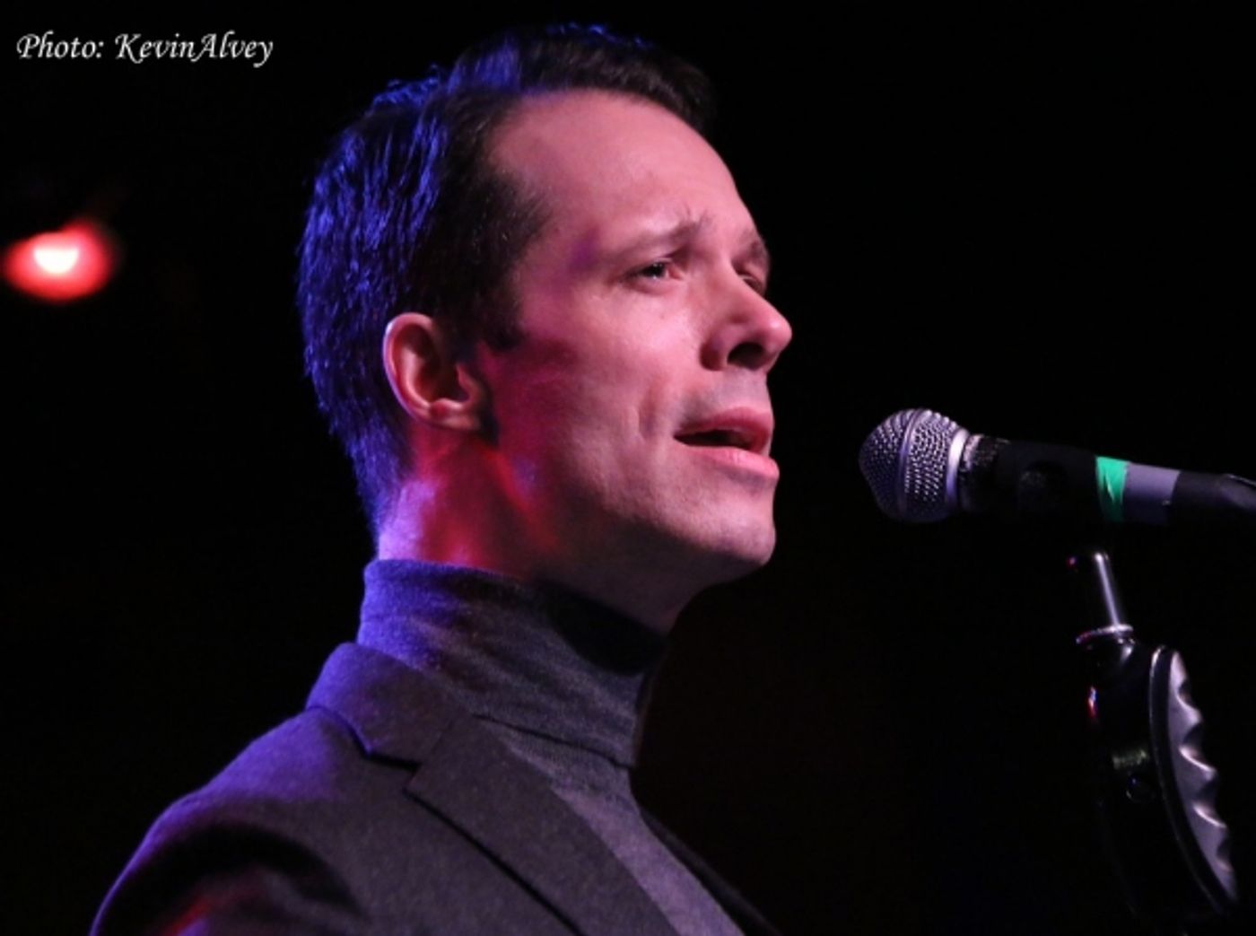 Photo Flash: PHANTOM's James Barbour Brings Musical Extravaganza to Birdland  Image