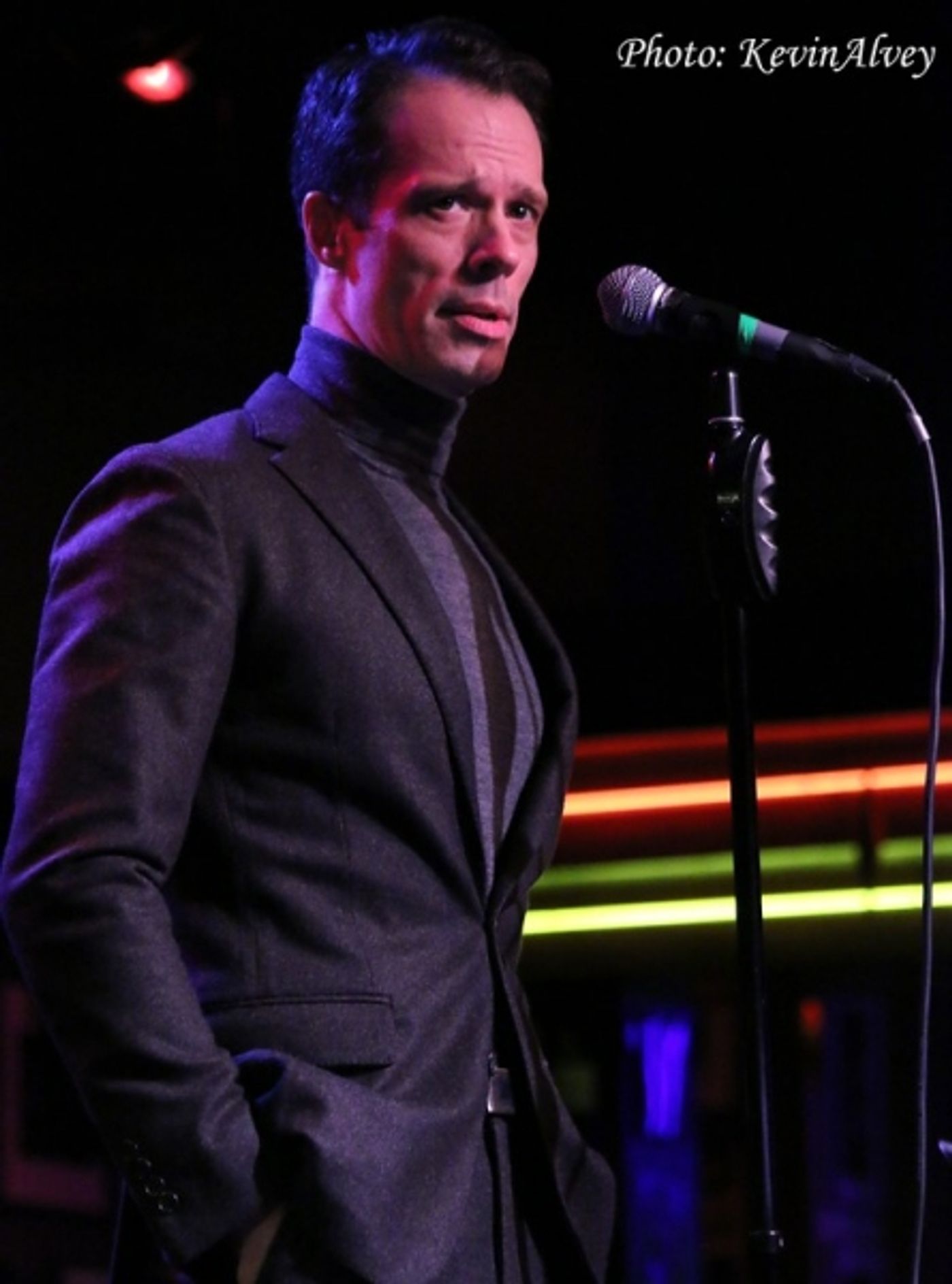 Photo Flash: PHANTOM's James Barbour Brings Musical Extravaganza to Birdland  Image