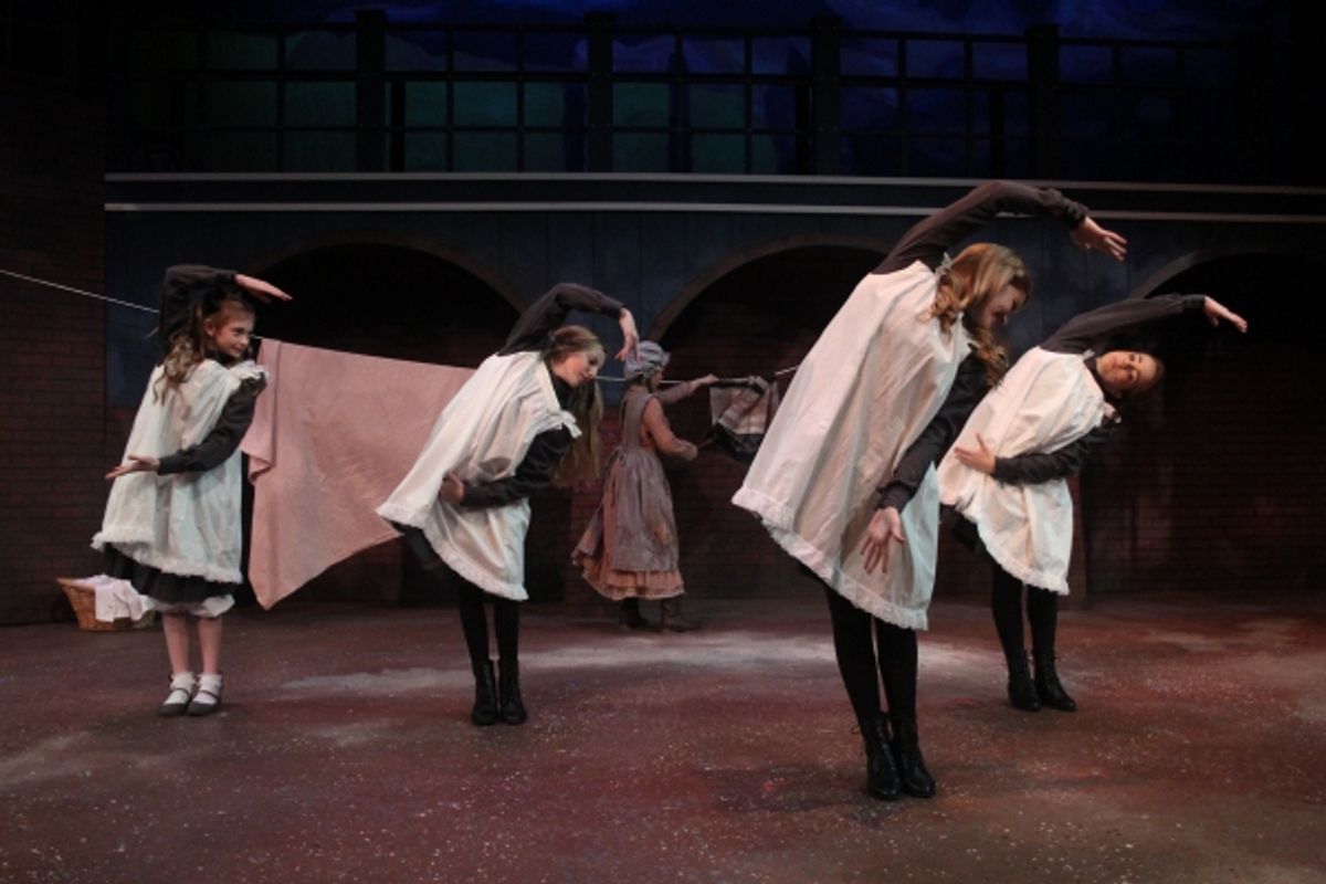 Allison Gann, Olivia Windley, Brenna McConnell, Kelly Lamor Wilson and Mary Caroline Owens at 