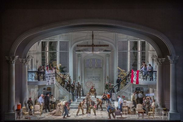 The cast of BEL CANTO Photo