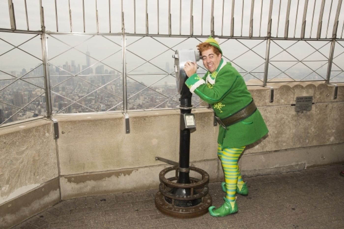 Photo Flash: ELF's Eric Petersen & Veronica Kuehn Visit Empire State Building  Image