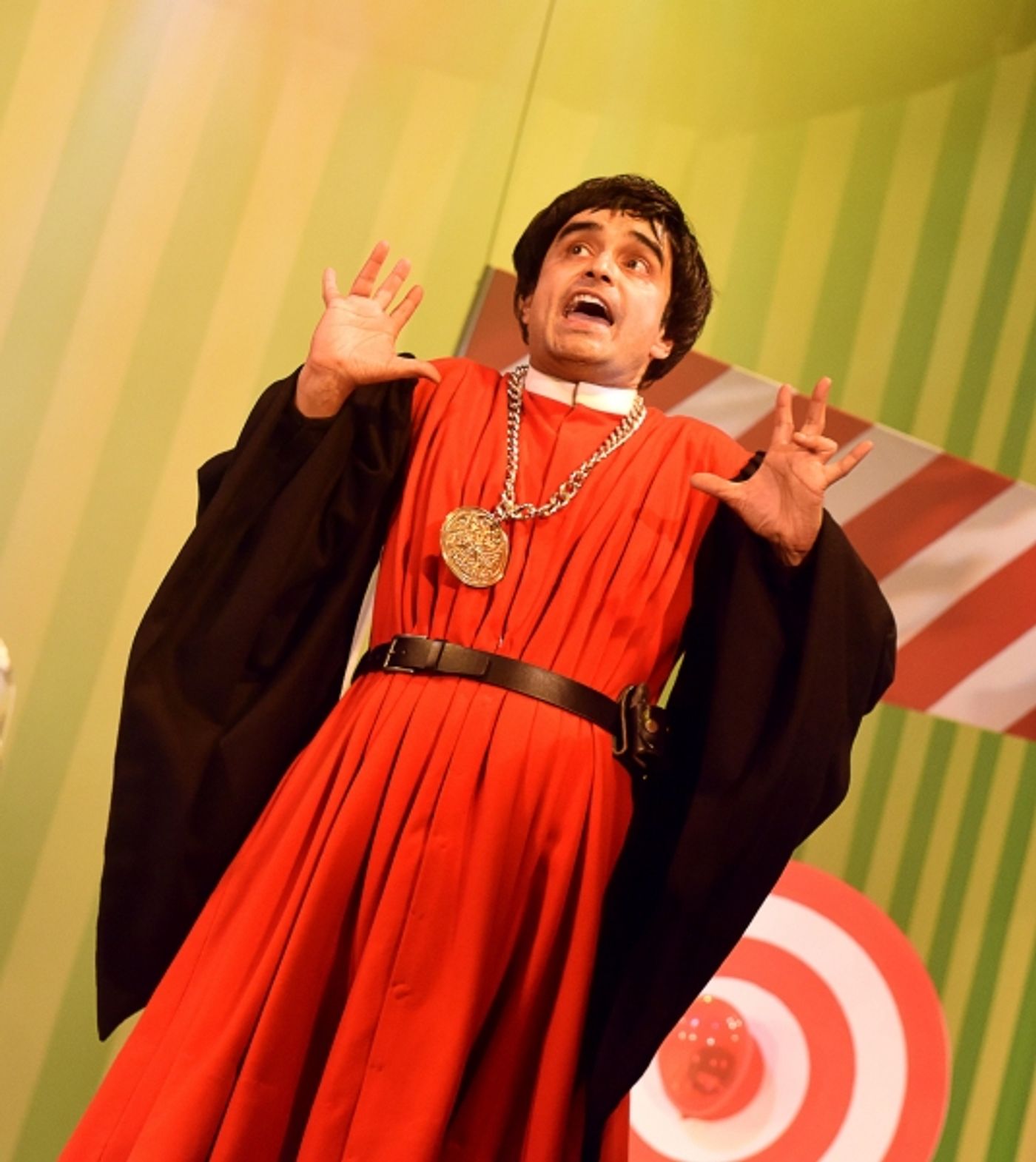 Photo Flash: Get a First Look at New ROBIN HOOD Panto  Image