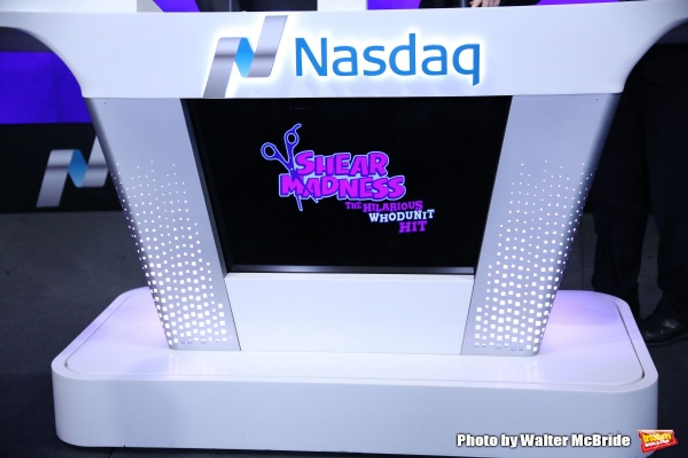 Photo Coverage: SHEAR MADNESS Cast Rings the NASDAQ Closing Bell  Image