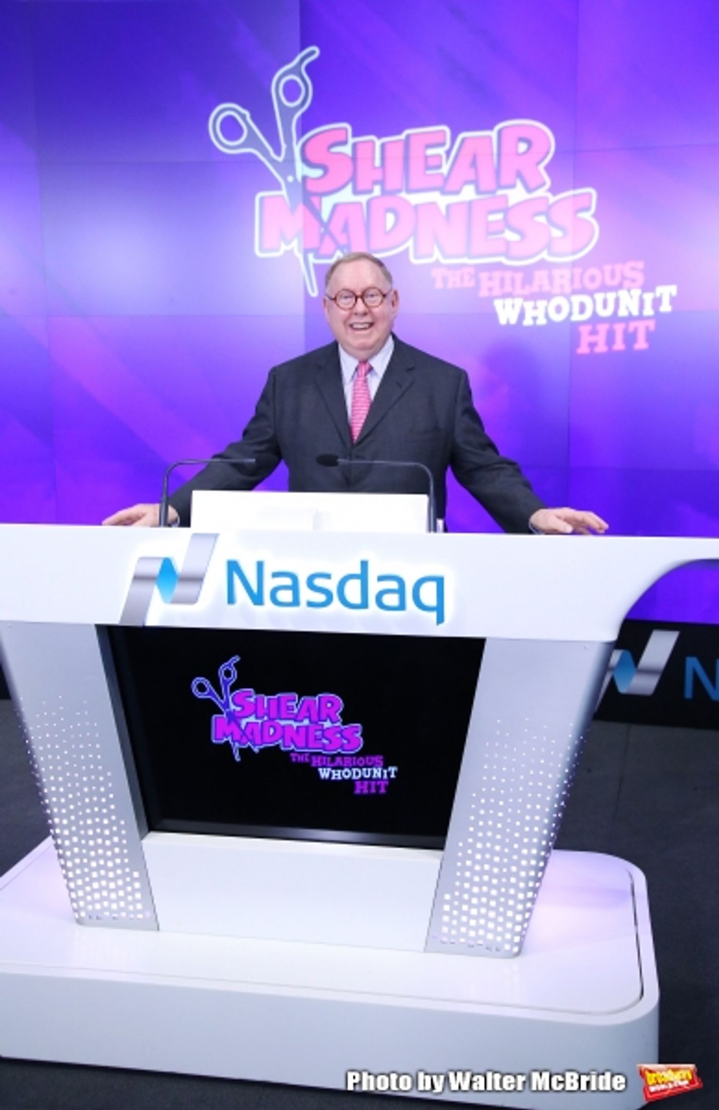 Photo Coverage: SHEAR MADNESS Cast Rings the NASDAQ Closing Bell  Image