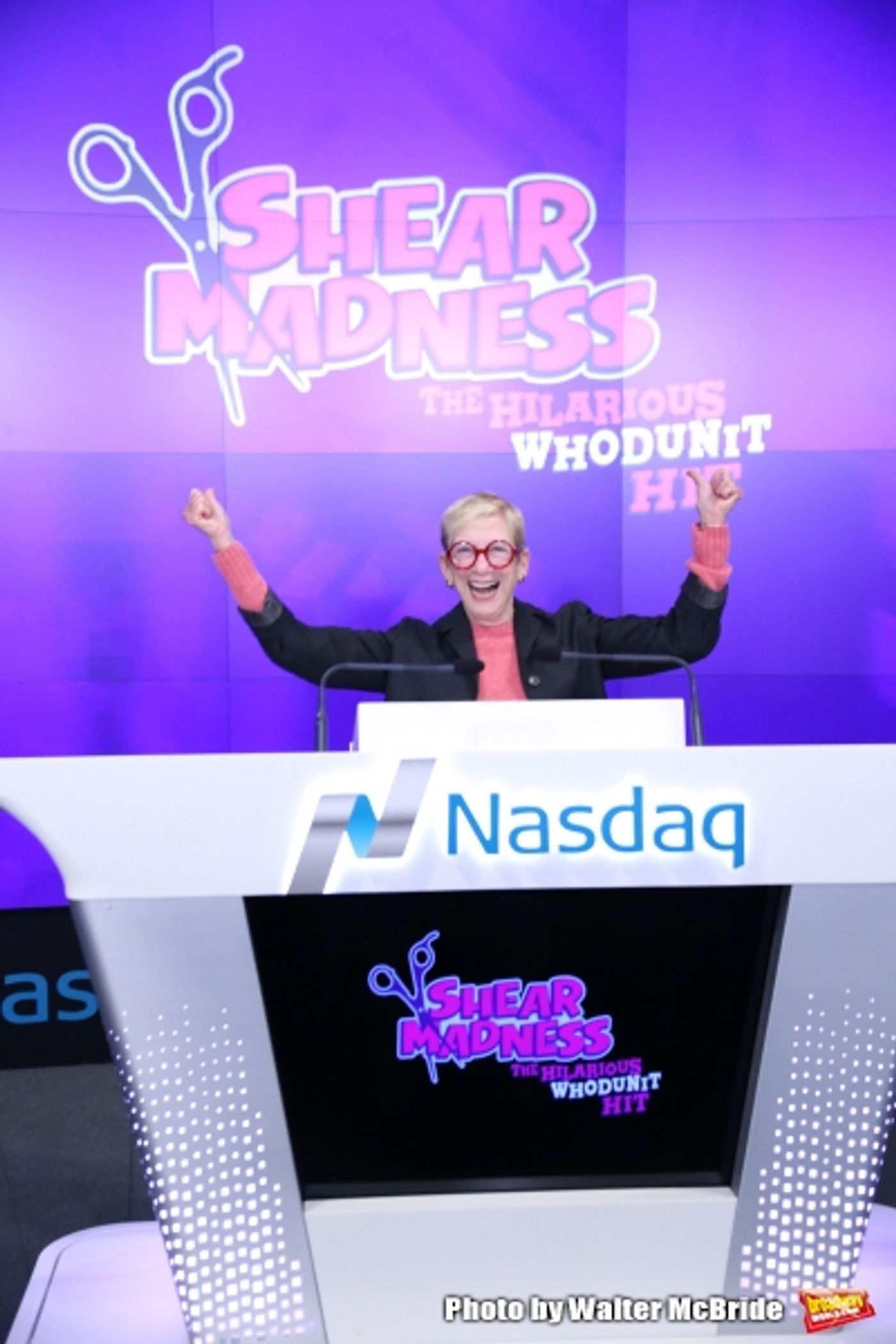 Photo Coverage: SHEAR MADNESS Cast Rings the NASDAQ Closing Bell  Image