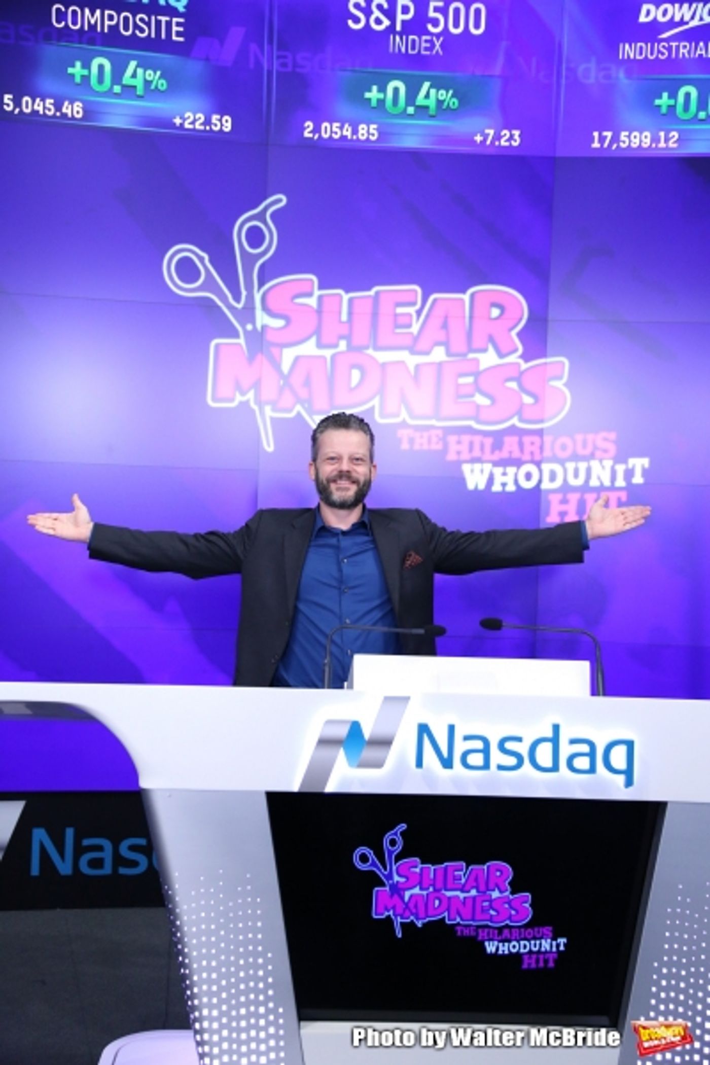 Photo Coverage: SHEAR MADNESS Cast Rings the NASDAQ Closing Bell  Image