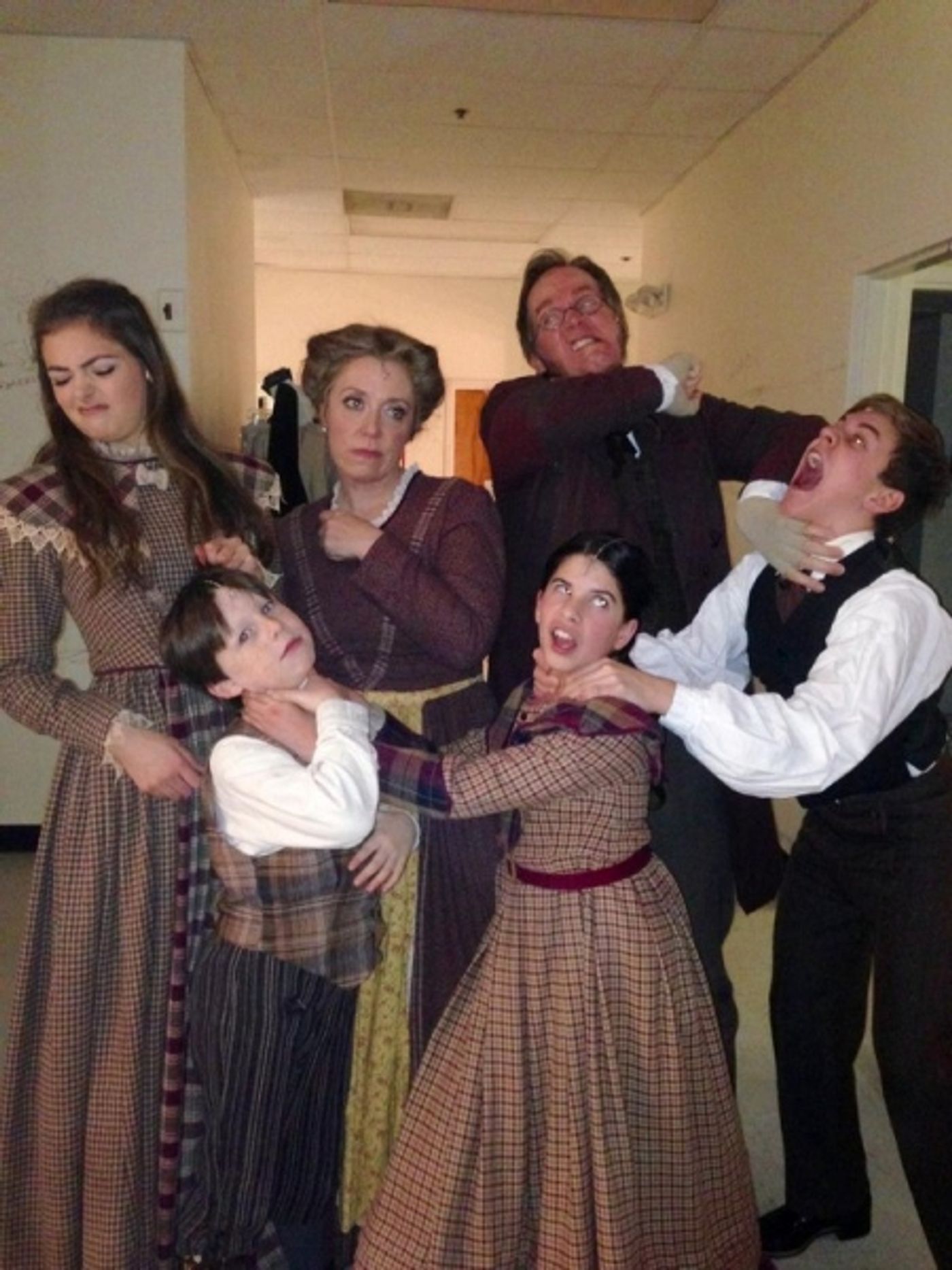 Photo Flash: Saturday Intermission Pics, 12/12- ON YOUR FEET, WICKED, and More  Image