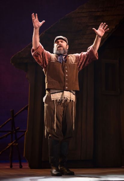 Photo Flash: First Look at Danny Burstein & Company in FIDDLER ON THE ROOF! — photo 8 of 28