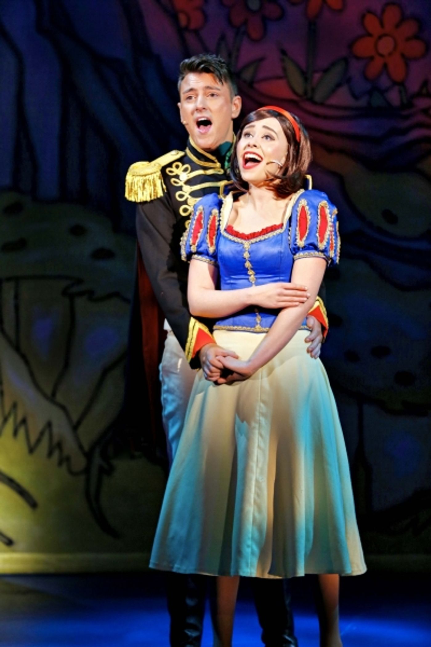 Photo Flash: First Look at SNOW WHITE AND THE SEVEN DWARFS at King's Theatre Glasgow  Image