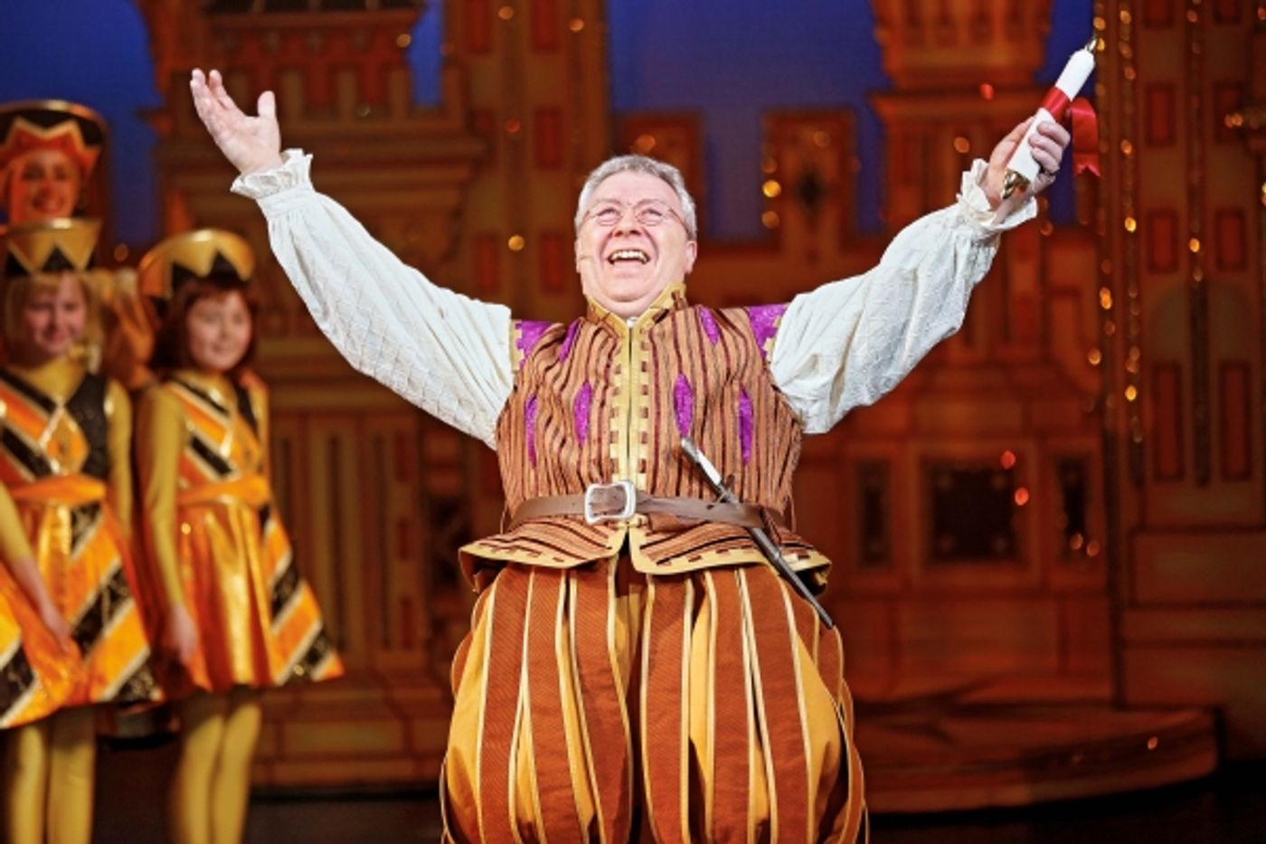 Photo Flash: First Look at SNOW WHITE AND THE SEVEN DWARFS at King's Theatre Glasgow  Image