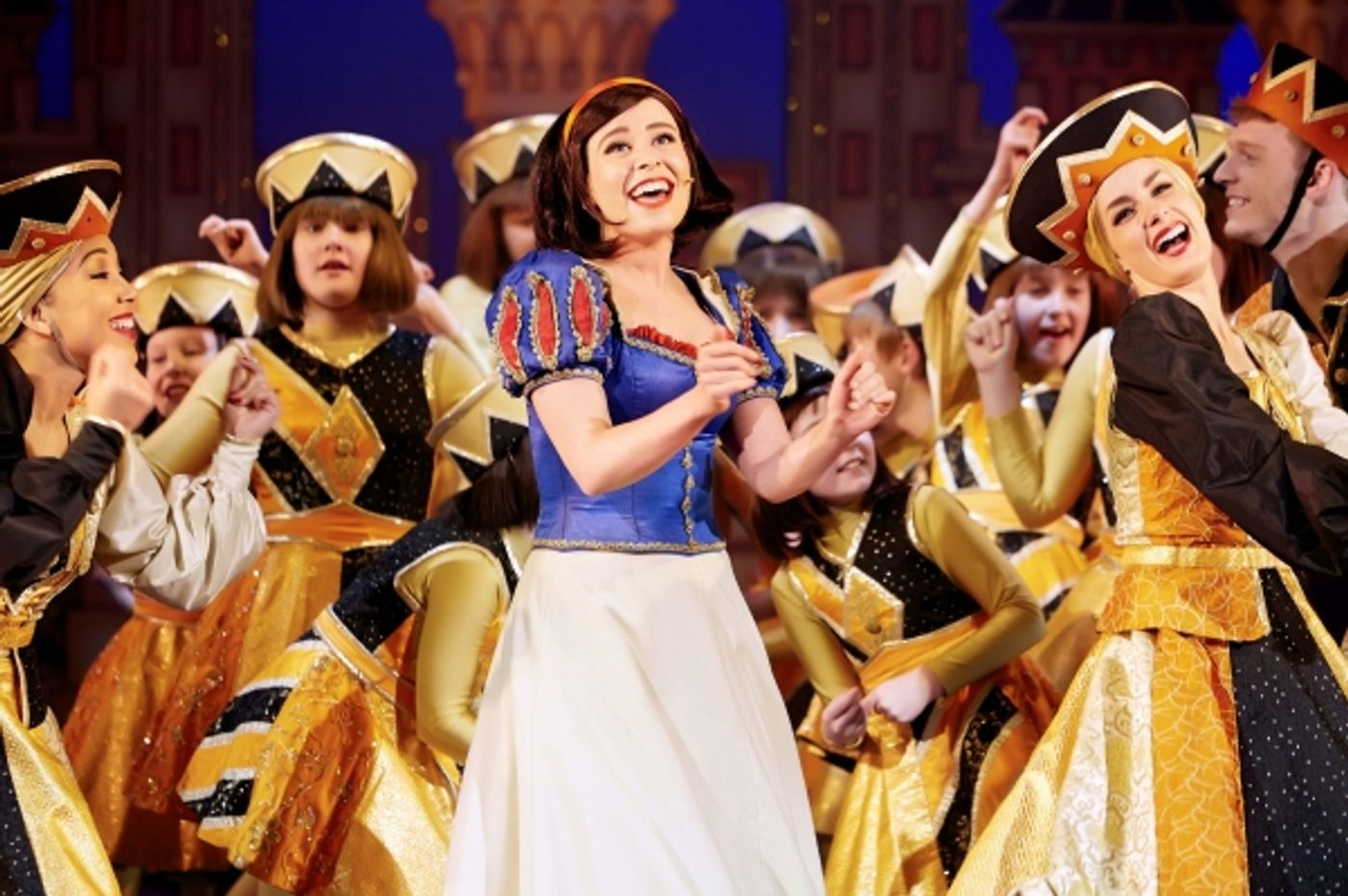 Photo Flash: First Look at SNOW WHITE AND THE SEVEN DWARFS at King's Theatre Glasgow  Image