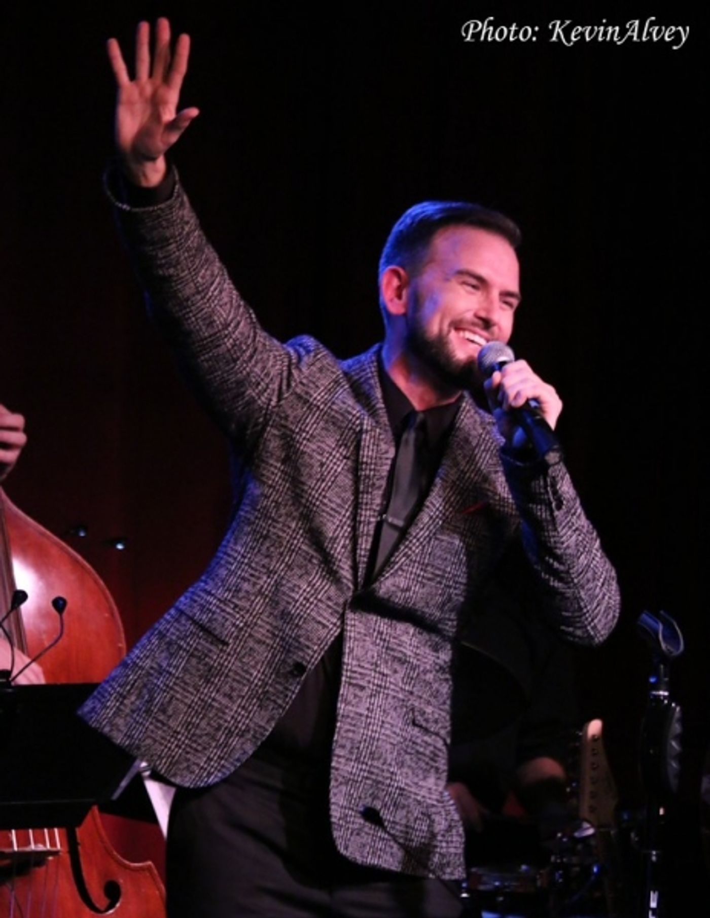 Photo Flash: Daniel Reichard Performs UNDER THE MISTLETOE! at Birdland  Image