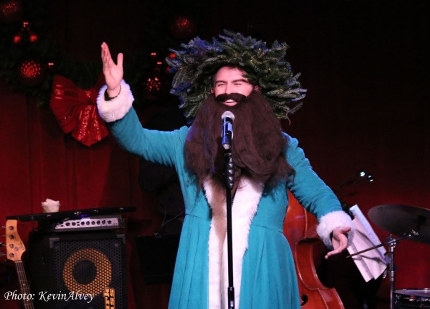 Photo Flash: Daniel Reichard Performs UNDER THE MISTLETOE! at Birdland  Image