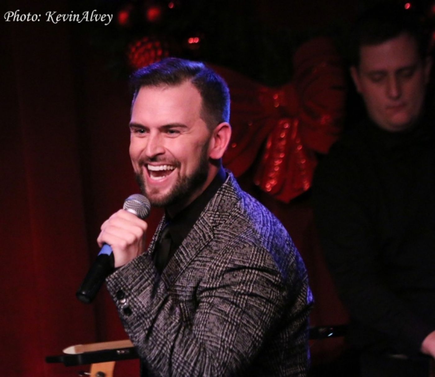 Photo Flash: Daniel Reichard Performs UNDER THE MISTLETOE! at Birdland  Image