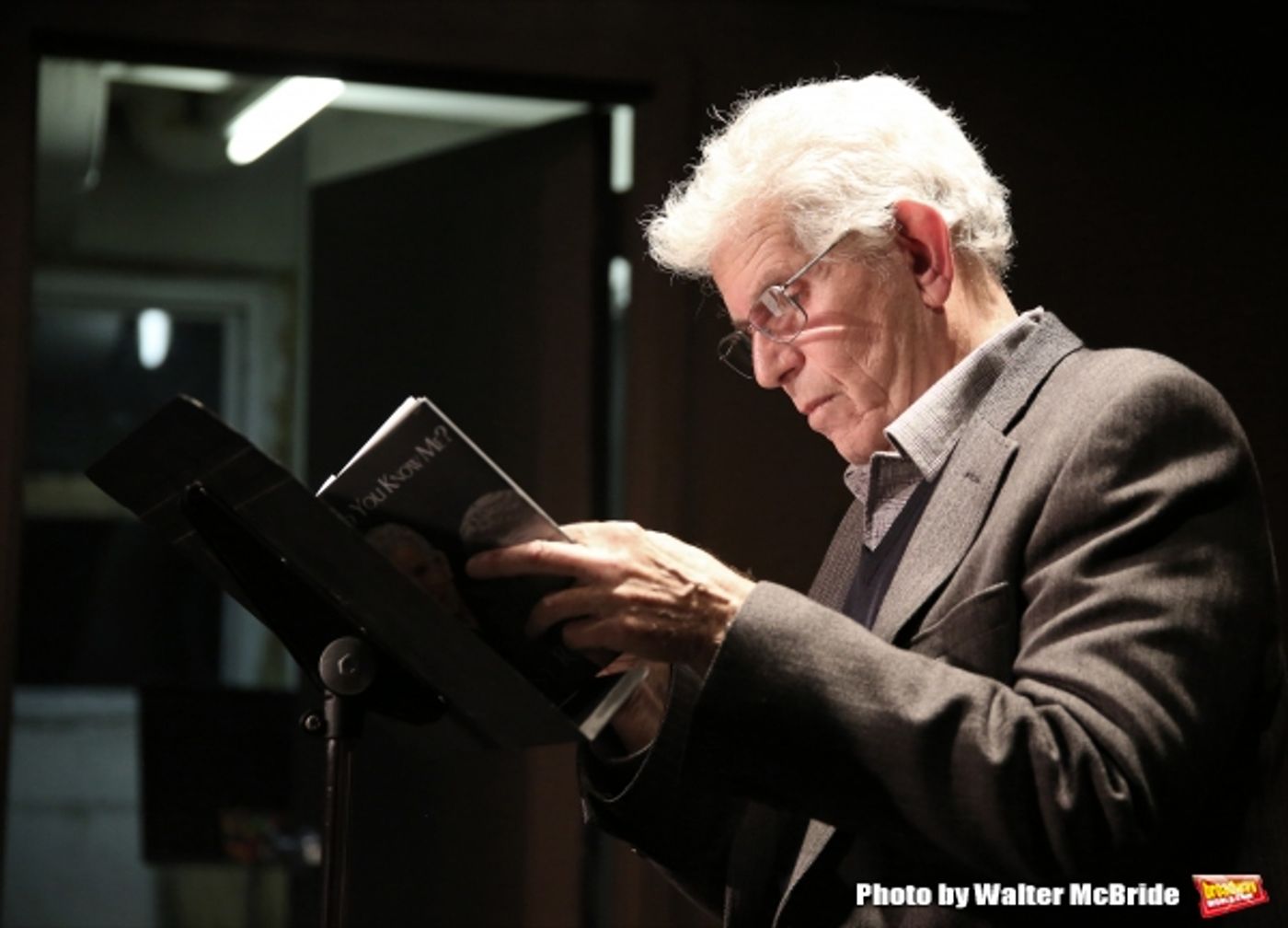 Photo Coverage: Tony Roberts Reads from DO YOU KNOW ME? at The Drama Book Shop  Image